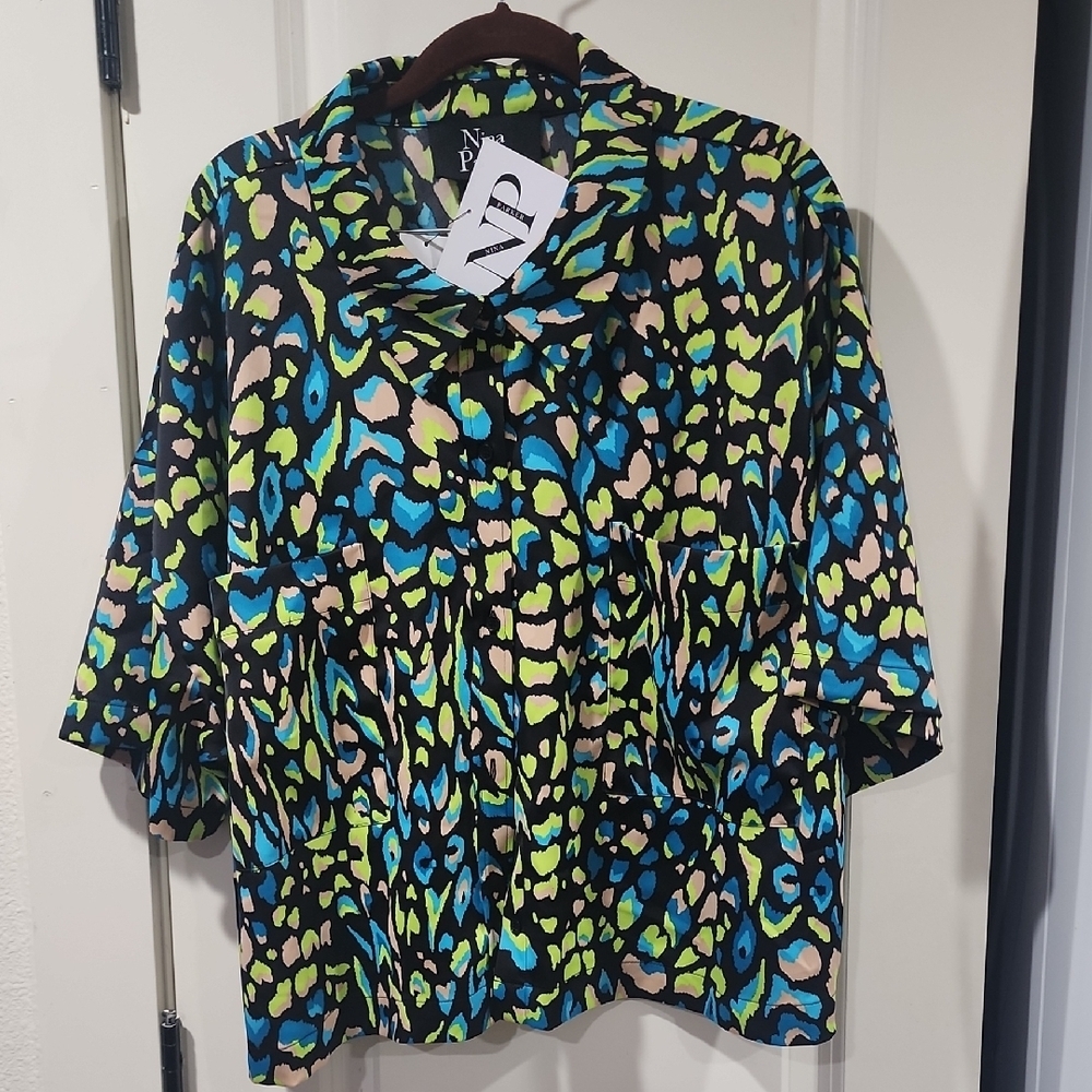 Nina Parker Womens Cropped Printed Satin Button Down Blouse 4X - Picture 2 of 4
